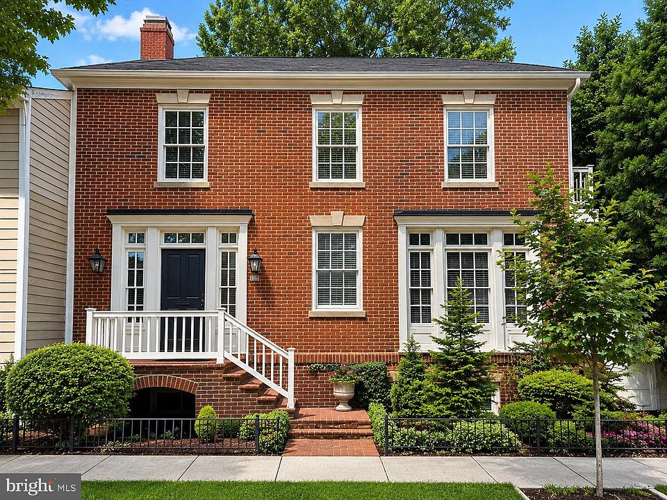 1st image of 808 Oronoco St