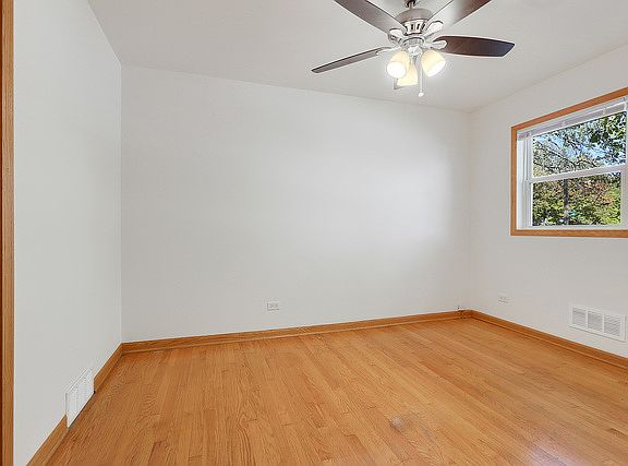 4th image of 16406 Evans Ave