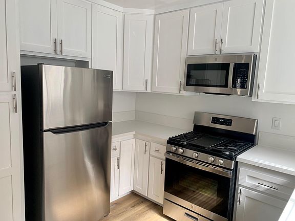 2nd image of 1101 Lincoln Blvd APT 2A