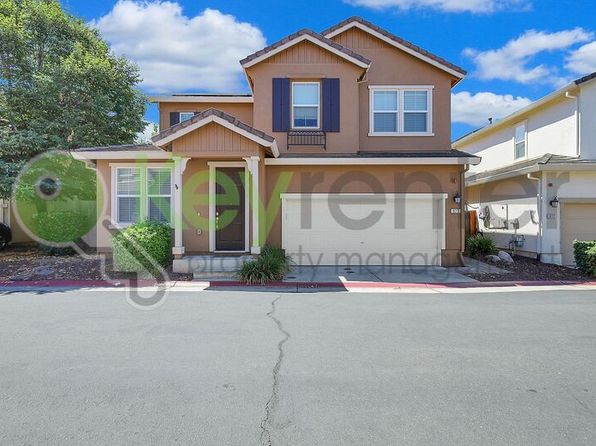 973 Courtyards Loop