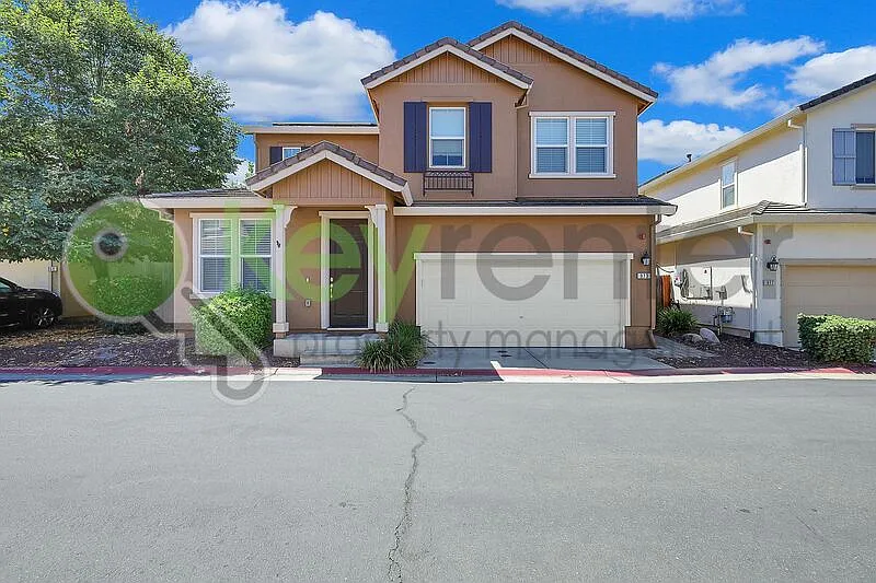 973 Courtyards Loop photo 1