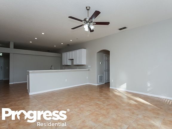 5th image of 810 Adour Dr