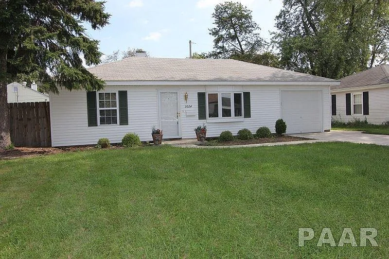 3024 N Victoria Ave photo 1