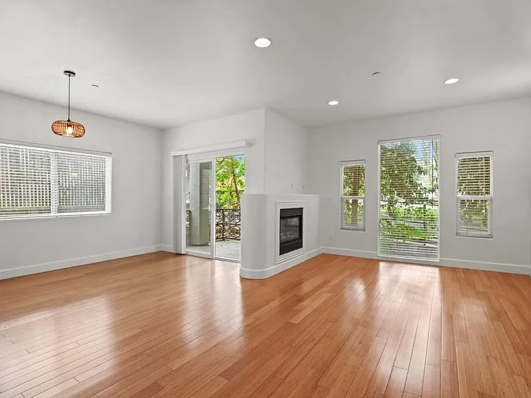 1433 Federal Ave #101 — Photo 4