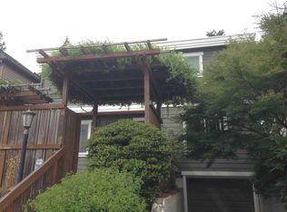 4028 NE 57th St, Seattle, WA 98105