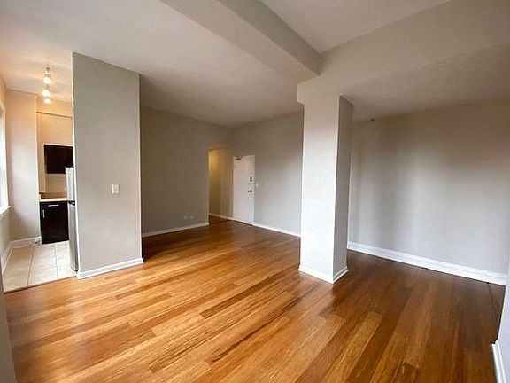 5th image of 520 W Wellington Ave APT 3E