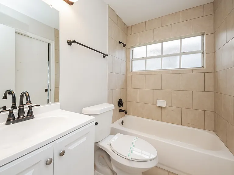 711 White River Dr — Photo 13