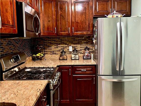 5th image of 2385 Barker Ave APT 5R