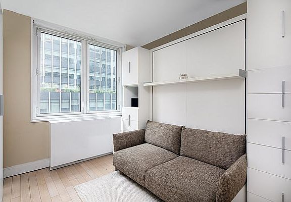 5th image of 212 E 47th St APT 7G
