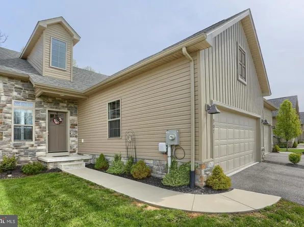 907 Quail Run Dr, Waynesboro, PA 17268
