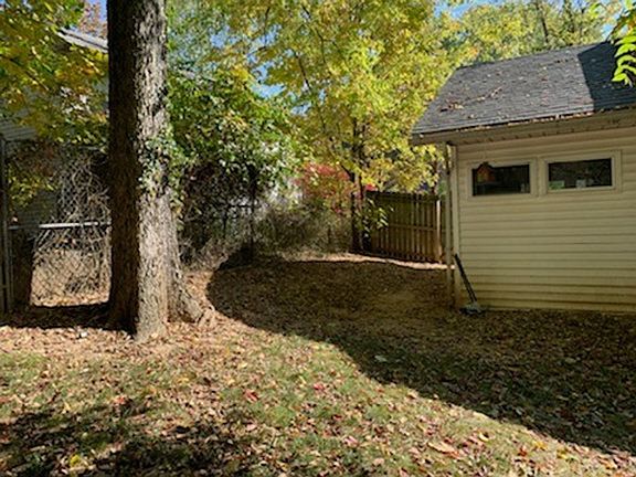 3rd image of 1000 W Country Club Dr