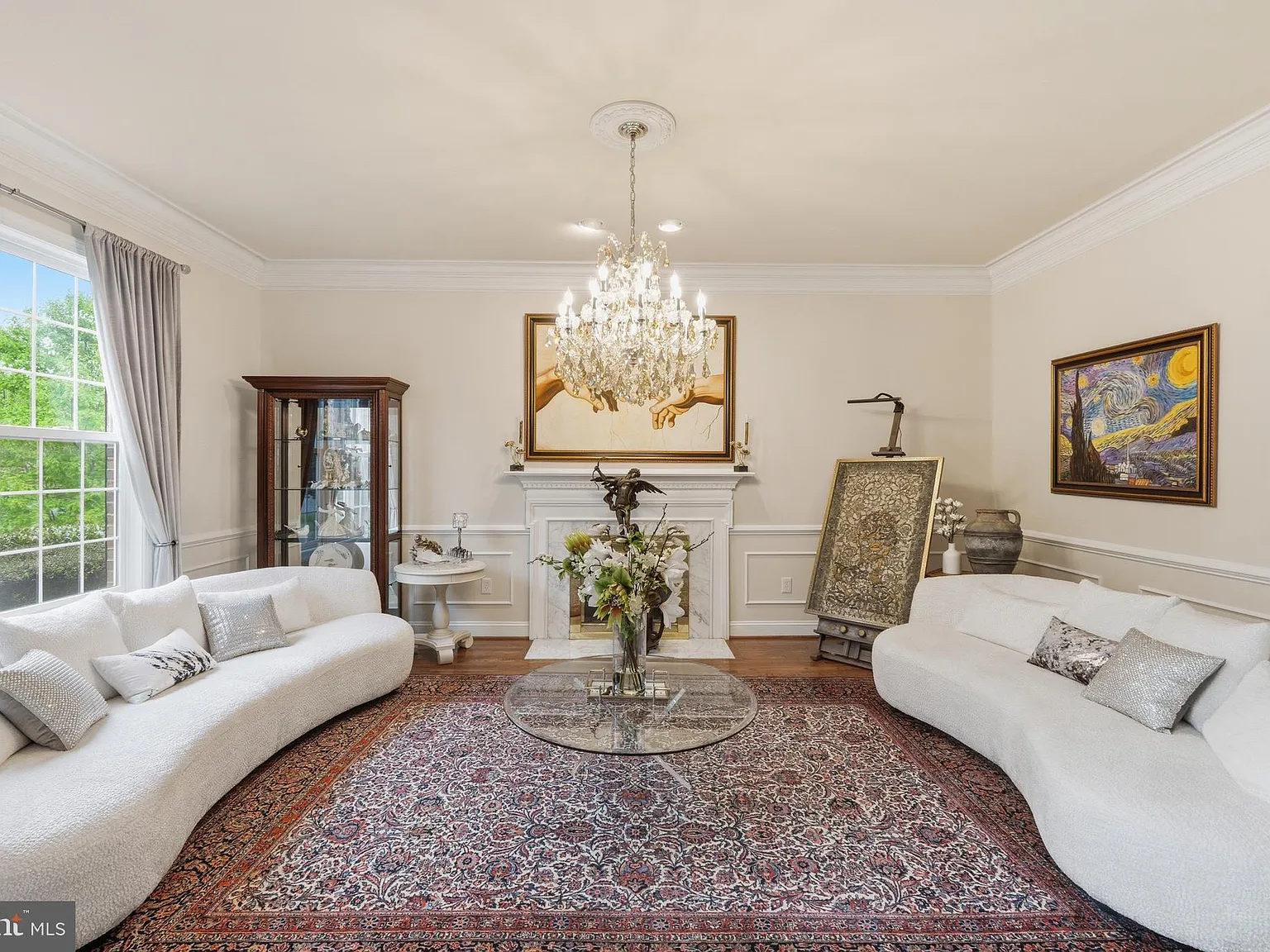 6 bed, 4.5 bath, 7309 sqft, $7,950 — Photo 3