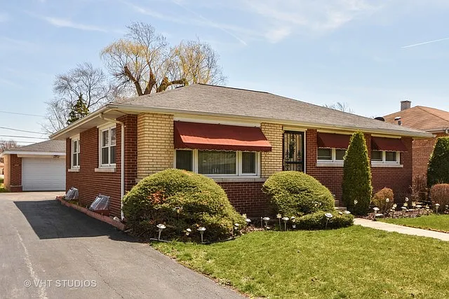 16415 School St photo 1