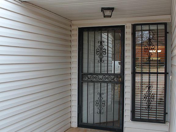 2nd image of 502 NW 137th St