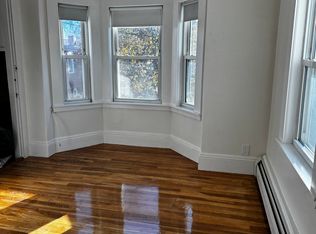 23 Vestry St APT 4, Beverly, MA 01915