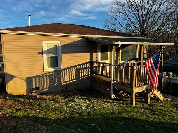 113 Grant St, Crab Orchard, WV 25827