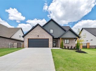 3300 Rosemont Ave, Bentonville, AR 72713