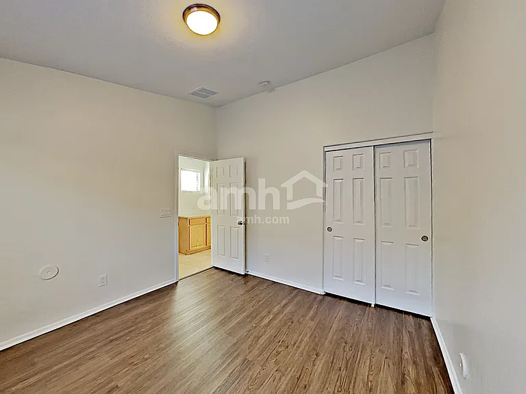 1920 S 85th Ln — Photo 15