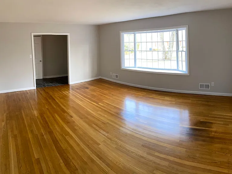 130 Yorkshire Cir — Photo 14