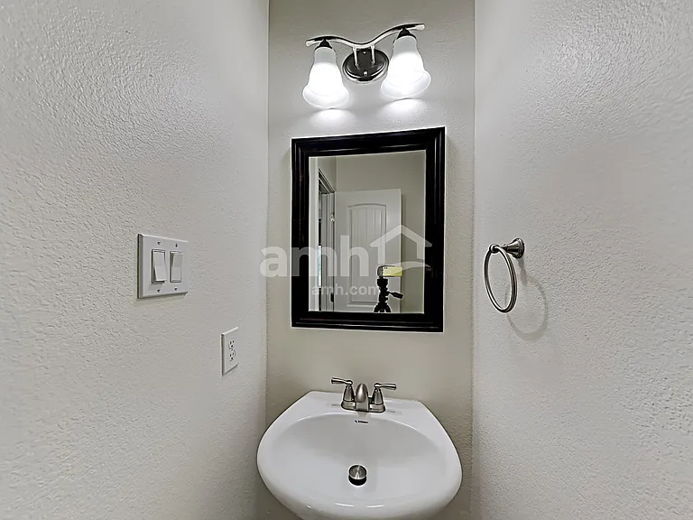 1735 Park Oak Dr — Photo 9