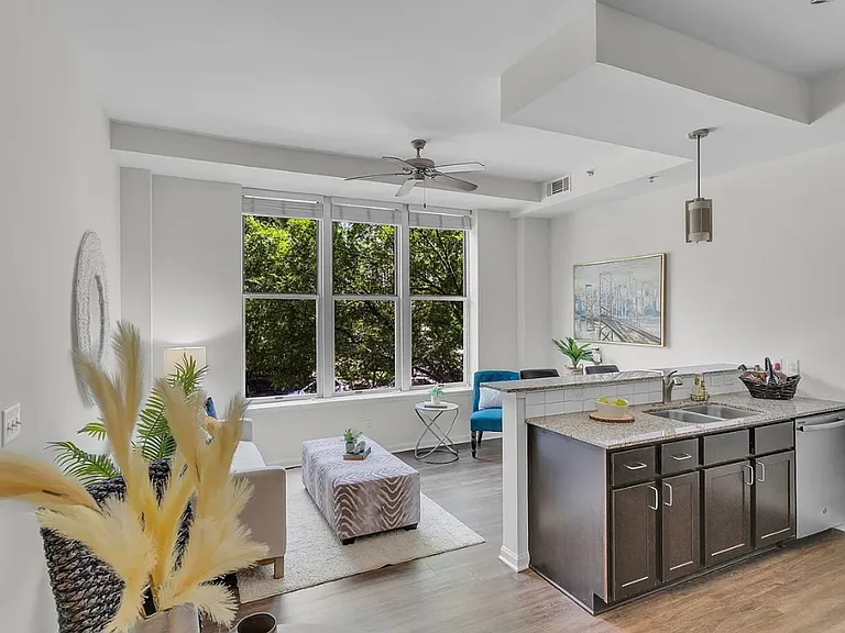 100 E Washington St #25 — Photo 4