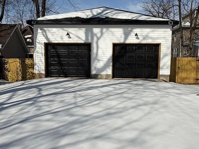 716 W Division St — Photo 23