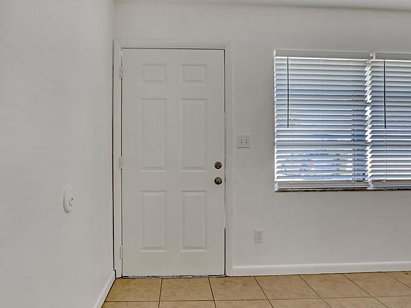 5th image of 591 Island Dr #591