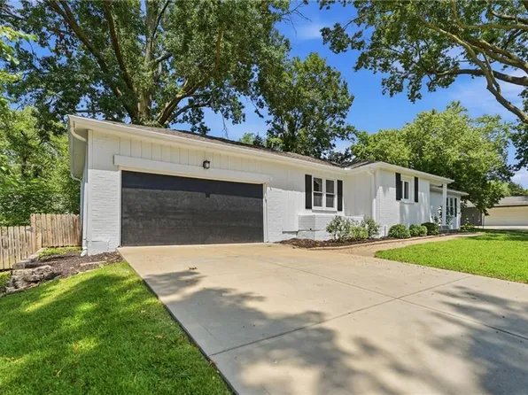 3706 W 96th St, Overland Park, KS 66206
