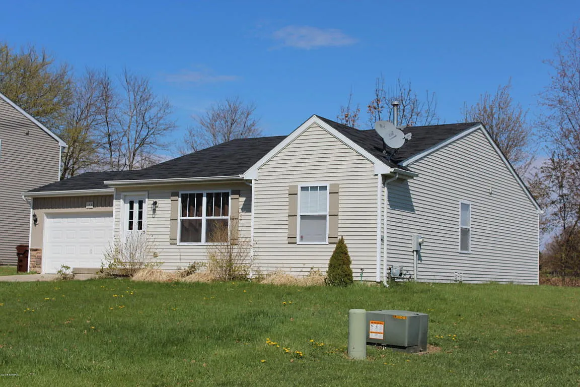 123 Wheeling St photo 1