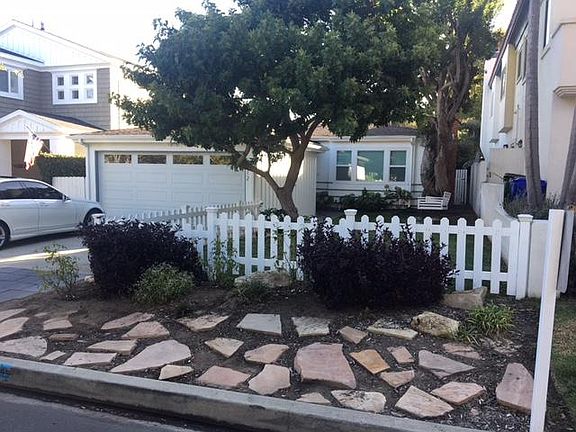 2nd image of 2912 N Poinsettia Ave