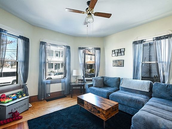 2nd image of 170-172 Adams St