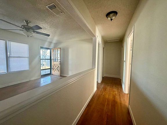 3rd image of 470 E Palfrey St