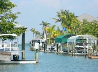 160 Curlew St, Fort Myers Beach, FL 33931