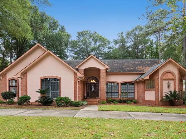 111 Lucy Ln, Dothan, AL 36303