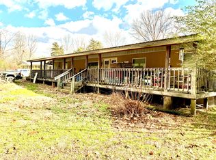 202 Pineview Rd, Linden, TN 37096