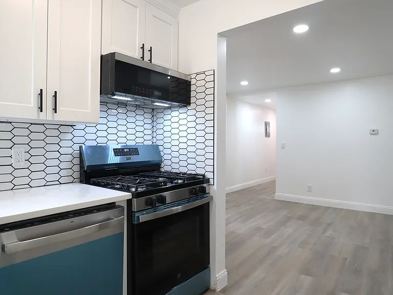 1611 Ann St #1 — Photo 9