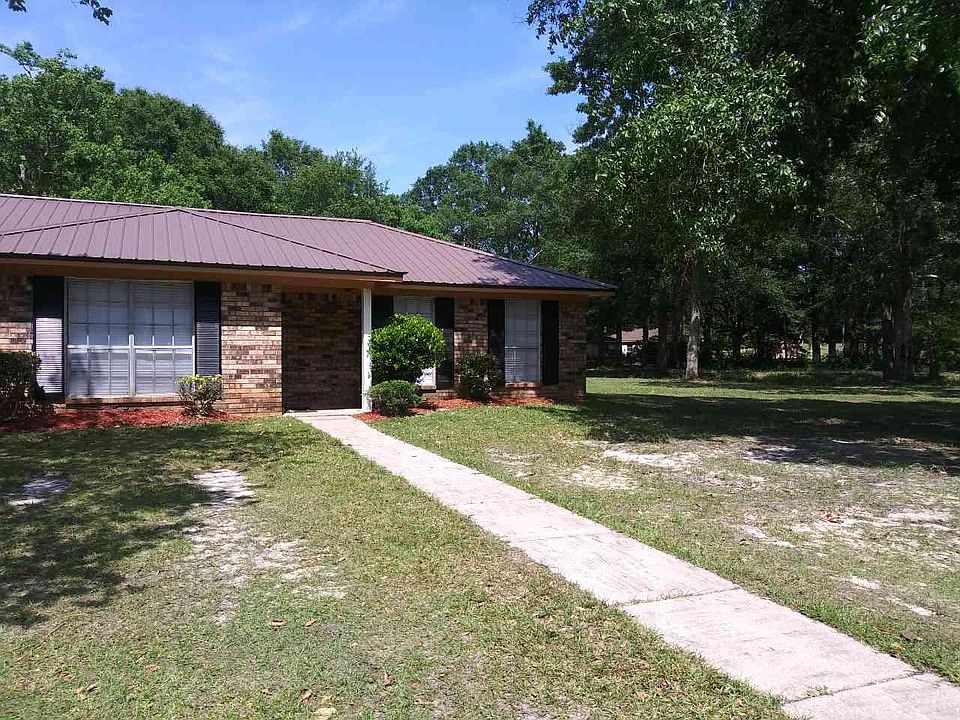 2nd image of 521 Scott Dr