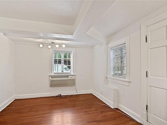 5th image of 3300 Saint Charles Ave APT 9