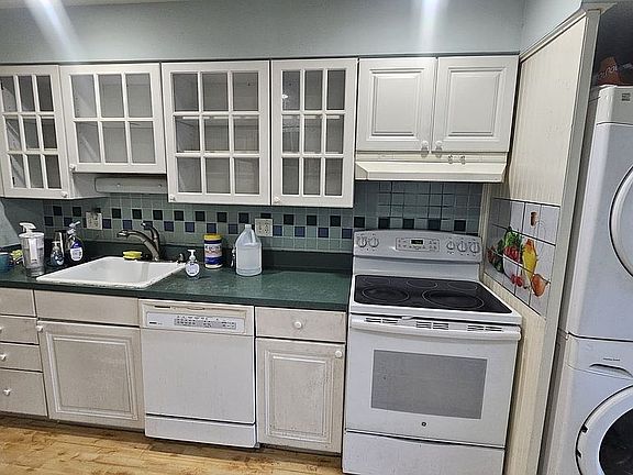 5th image of 10388 Forest Brook Ln APT A