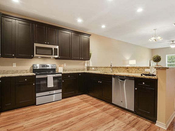 5th image of 13035 Tracewood Dr
