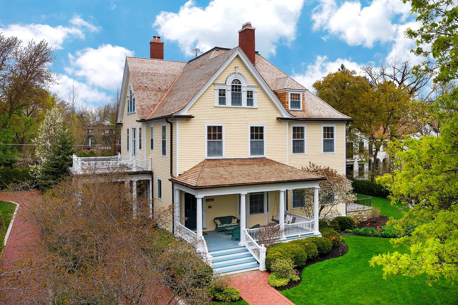 217 Dempster St photo 1