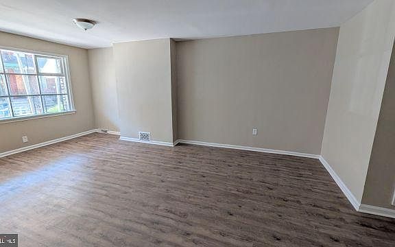 2nd image of 3219 Mount Vernon St