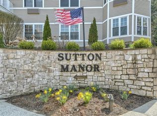 102 Sutton Dr, Mount Kisco, NY 10549