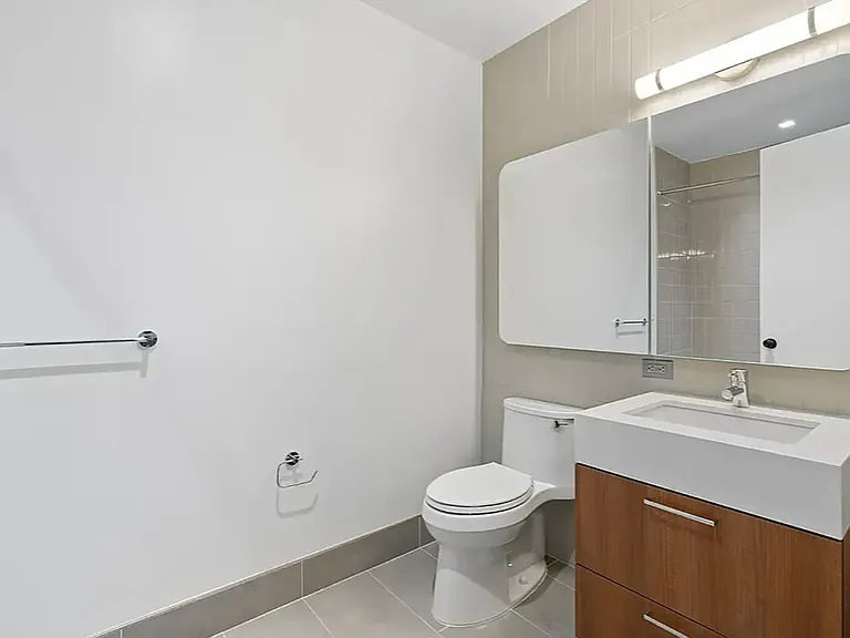 92-27 160th St #915 — Photo 11