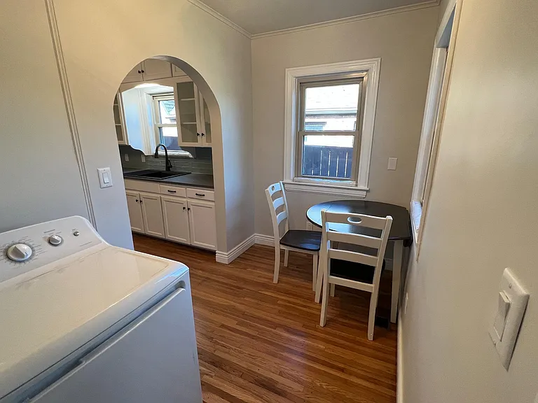 Bright and sunny breakfast nook