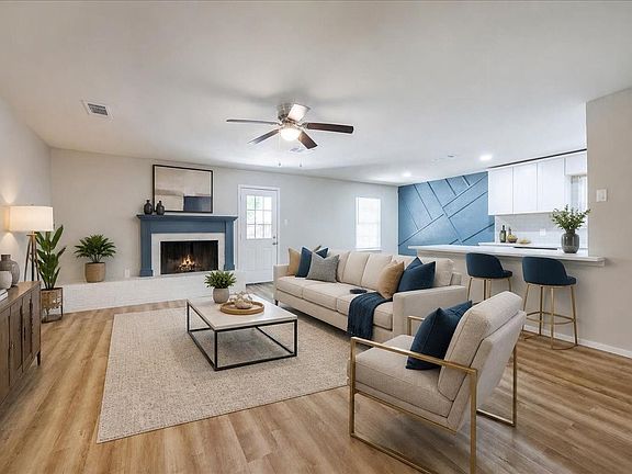 5th image of 301 Bellaire Dr