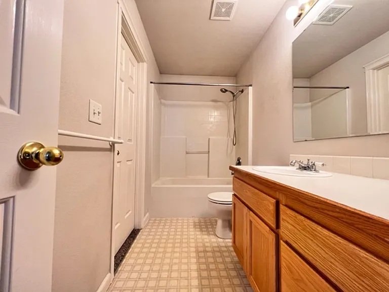 3016 W Madison Ave — Photo 8