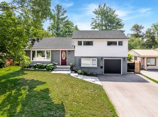 11 Castle Dr, Barrie, ON L4N 1P7