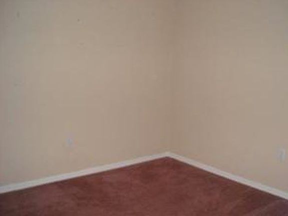 3rd image of 1653 Norfolk Ct
