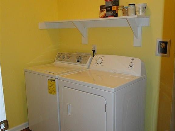 4th image of 900 Southmoor Dr Unit 104